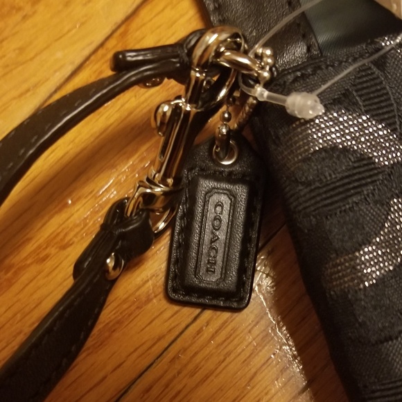 Coach Kristin Wristlet - Picture 6 of 6